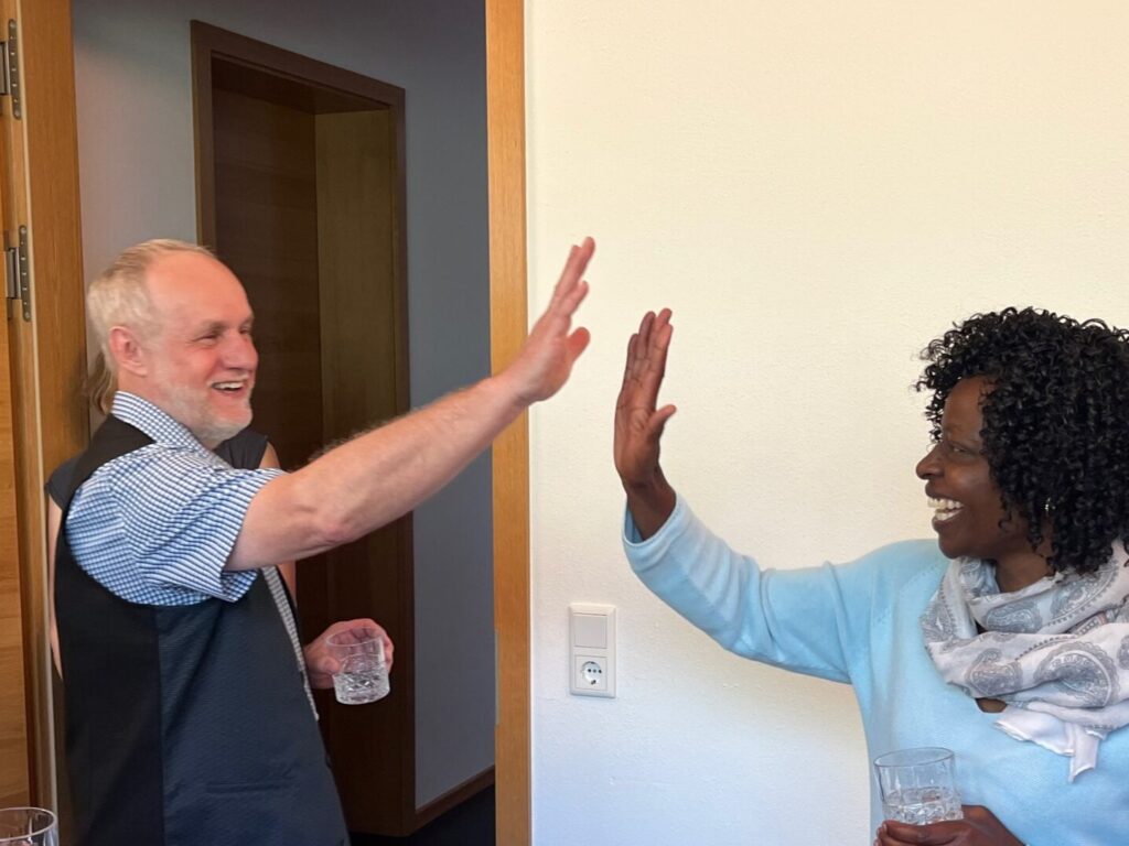Werner Schäfer, Stiftung TS und Roselyn Nangila, Uwezo bekräftigen die Partnerschaft