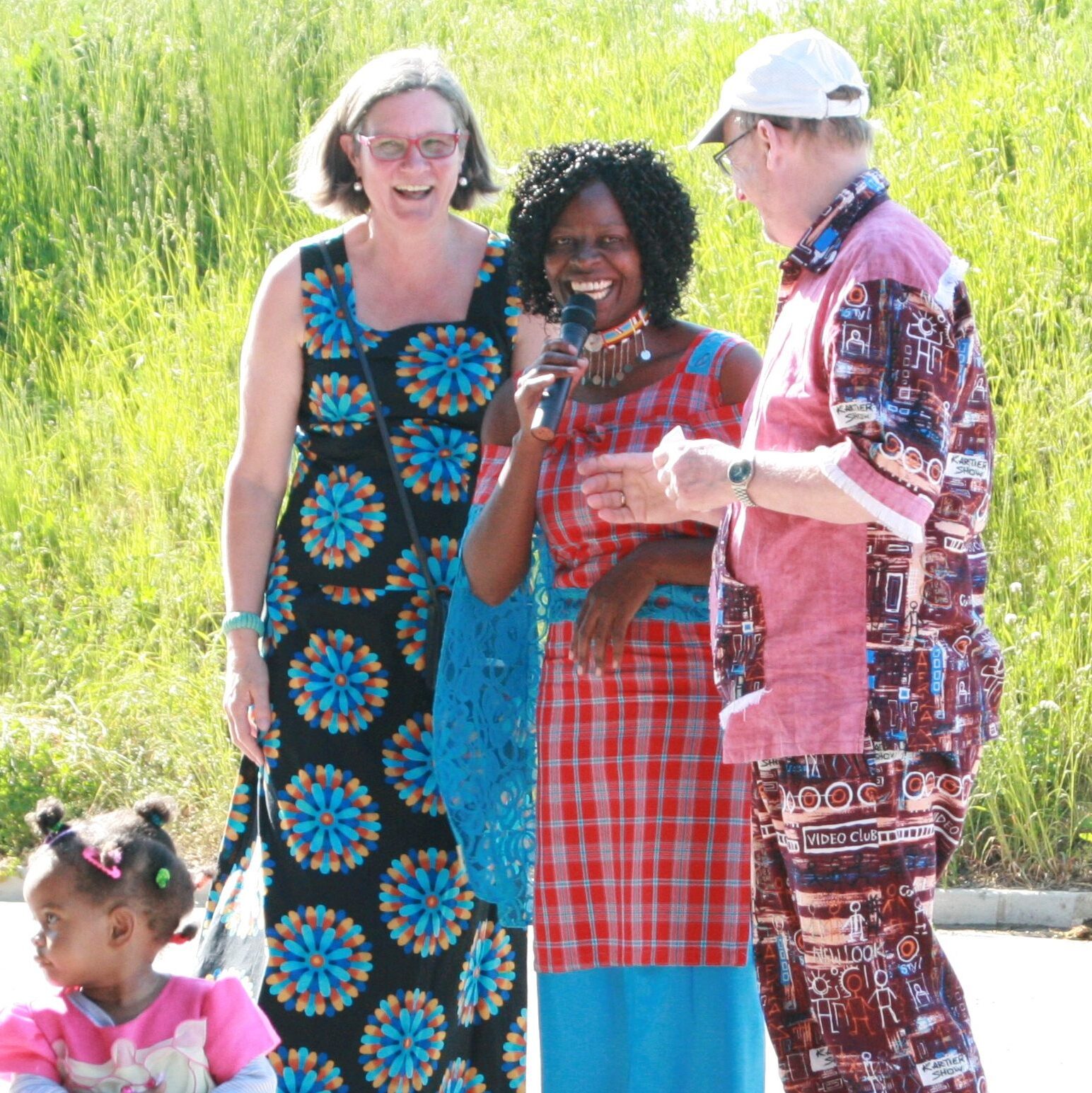 Utina und Michael Hübner mit Roselyn Nangila
