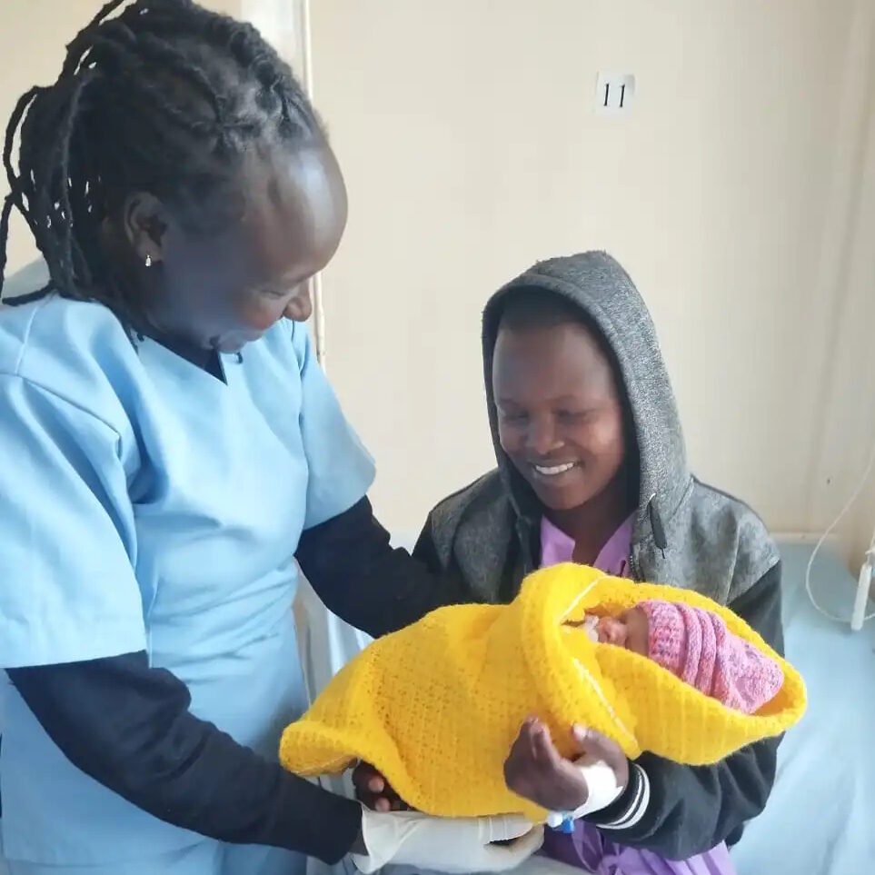 glückliche Mutter und ihrem Neugeborenem